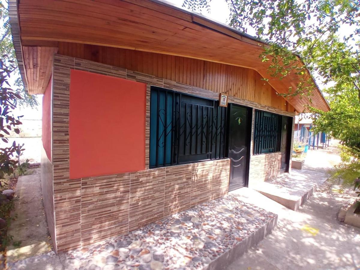 Posada Turistica Noches De Saturno Villavieja Exteriér fotografie